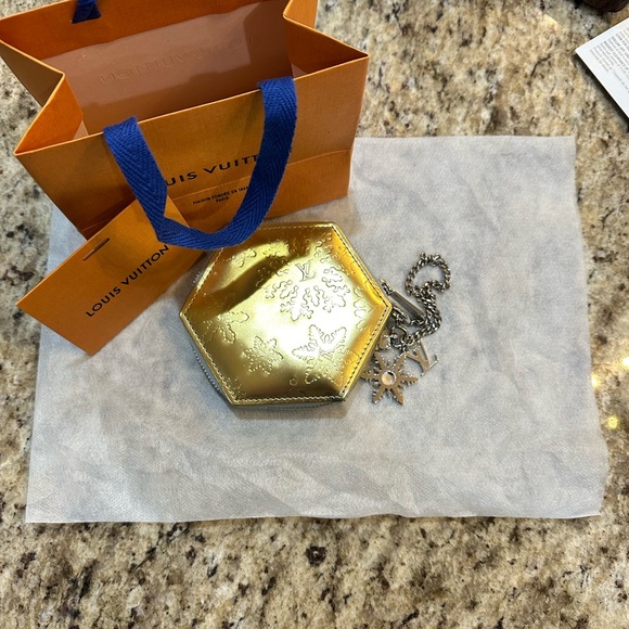 Authentic Louis Vuitton Gold Porte Monnaie Flocon Coin and Charm Pouch - Picture 6 of 13